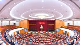 Quang cảnh Hội nghị Trung ương 12 của Đảng