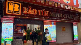 Ngày 25/3, cảnh sát có mặt tại cả 3 cơ sở của Bảo Tín Minh Châu