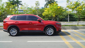 Honda CR-V mới được nâng cấp tính năng an toàn, giá chỉ từ 1,039 tỷ đồng