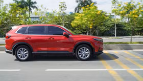 Honda CR-V mới được nâng cấp tính năng an toàn, giá chỉ từ 1,039 tỷ đồng