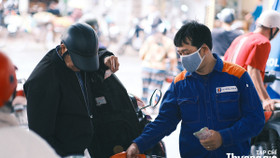 Giá xăng dầu "hạ nhiệt" chiều 25/3, xăng RON 95 rớt khỏi mốc 30.000 đồng