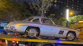 "Huyền thoại cánh chim" Mercedes-Benz 300 SL bất ngờ xuất hiện tại Việt Nam