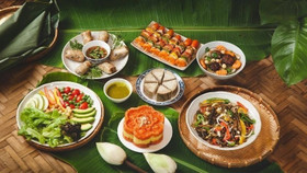Ngắm loạt mâm cúng rằm tháng 7 đẹp như tranh của "khối mẹ đảm"