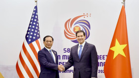 Phó Thủ tướng, Bộ trưởng Ngoại giao Bùi Thanh Sơn và Ngoại trưởng Mỹ Marco Rubio