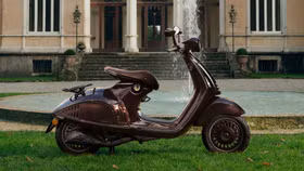 Vespa 946 phiên bản "Bính Ngọ" sắp ra mắt tại Việt Nam