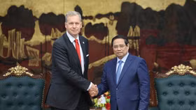 Thủ tướng Phạm Minh Chính tiếp Chủ tịch kiêm Giám đốc điều hành Tập đoàn Excelerate Energy (Mỹ) Steven Kobos