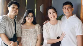 NSND Hồng Vân viên mãn ở tuổi U60, hạnh phúc bên lãng tử Lê Tuấn Anh