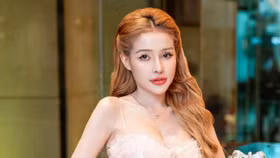 Trước khi bị bắt, Ngân 98 vẫn thường xuyên xuất hiện với hình ảnh check-in ở những resort, nhà hàng sang trọng, chia sẻ cuộc sống xa hoa