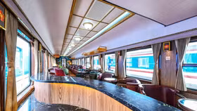 Hành trình từ Hà Nội đến Hải Phòng trên đoàn tàu du lịch hạng sang "Hoa phượng đỏ" dự kiến kéo dài hơn hai giờ