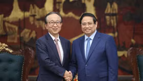 Thủ tướng Phạm Minh Chính tiếp ông Hironori Kamezawa, Tổng Giám đốc Tập đoàn tài chính Mitsubishi UFJ Financial Group (MUFG) của Nhật Bản