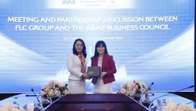 "Nữ tướng" FLC Hương Trần Kiều Dung của ông Trịnh Văn Quyết bất ngờ tái xuất