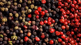 Giá nông sản hôm nay (29/12): Giá cà phê và hồ tiêu đồng loạt đi ngang