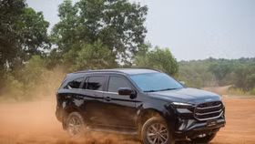 Isuzu mu-X 2025 mới ra mắt, cải tiến nhiều, giá vẫn rẻ hơn Ford Everest