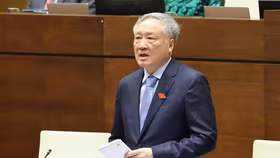 Ủy viên Bộ Chính trị, Phó Thủ tướng Thường trực Chính phủ Nguyễn Hòa Bình 