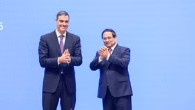 Thủ tướng Phạm Minh Chính và Thủ tướng Pedro Sanchez 