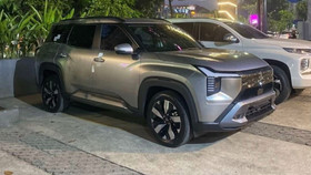 Mitsubishi Destinator lộ ảnh cập cảng Việt Nam, dự kiến đầu tháng 12 ra mắt