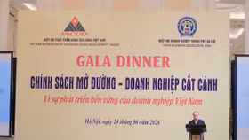 Hơn 300 doanh nghiệp hội tụ tại chương trình Gala Dinner "Chính sách mở đường - Doanh nghiệp cất cánh"