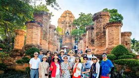 Khách du lịch Trung Quốc tham quan Khánh Hòa