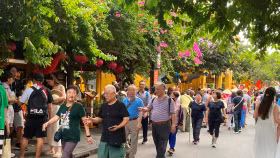 Liệu du lịch Việt Nam có thể lập kỳ tích đón 25 triệu khách quốc tế trong cuộc đua nước rút?