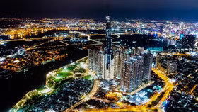 Việt Nam lần đầu “vượt mặt” Indonesia về GDP bình quân đầu người: Dân mạng Indonesia, Philippines choáng nặng
