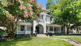 Mãn nhãn với cơ ngơi triệu đô rộng 8.000m2 của "hoa hậu giàu nhất Việt Nam"