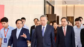 Tổng Bí thư Tô Lâm, Thủ tướng Phạm Minh Chính, Chủ tịch Quốc hội Trần Thanh Mẫn và các đồng chí lãnh đạo Đảng và Nhà nước dự khai mạc Triển lãm "80 năm Hành trình Độc lập - Tự do - Hạnh phúc"