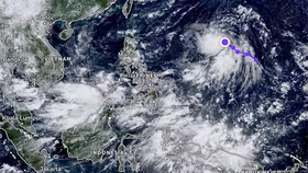 Vị trí của áp thấp nhiệt đới hình thành gần Biển Đông sau bão số 11 Matmo. Ảnh: JWTC
