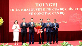 Lãnh đạo Thanh tra Chính phủ tặng hoa chúc mừng đồng chí Dương Quốc Huy, tân Bí thư Tỉnh ủy Lào Cai