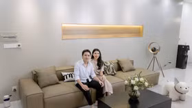 Ở tuổi 35, Phan Mạnh Quỳnh khiến nhiều người không khỏi ngưỡng mộ khi sở hữu cuộc sống hôn nhân hạnh phúc, viên mãn bên bà xã Khánh Vy