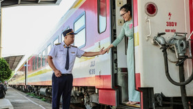 Đoàn tàu hứa hẹn đóng vai trò cầu nối giữa người dân Hà Nội và Đồng Hới (Quảng Trị)