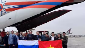 Máy bay Nga chở 30 tấn hàng viện trợ khẩn cấp cho người dân Việt Nam ở vùng lũ