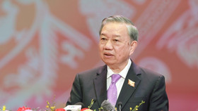 Tổng Bí thư Tô Lâm nhận định, từ những bước đi đầu tiên đầy thận trọng cho tới những cải cách thể chế ngày càng hoàn thiện, bộ máy Chính phủ qua các thời kỳ đã bền bỉ đắp nền cho sự chuyển mình của đất nước