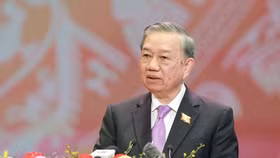 Tổng Bí thư Tô Lâm nhận định, từ những bước đi đầu tiên đầy thận trọng cho tới những cải cách thể chế ngày càng hoàn thiện, bộ máy Chính phủ qua các thời kỳ đã bền bỉ đắp nền cho sự chuyển mình của đất nước