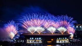 Màn tổng duyệt trình diễn pháo hoa trong khuôn khổ chương trình nghệ thuật đặc biệt "Dưới lá cờ vẻ vang của Đảng" vào tối 21/1