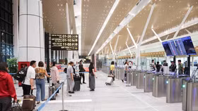 Hãng hàng không Vietnam Airlines khuyến khích hành khách làm thủ tục trực tuyến trước chuyến bay thông qua website