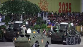 Ngắm dàn vũ khí, thiết bị quân sự tham gia tổng hợp luyện tối 21/8