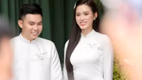 Cả hai trải qua gần 2 năm hẹn hò kín đáo trước khi về chung một nhà