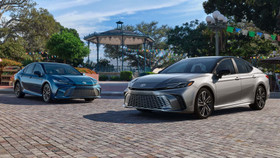 Toyota Việt Nam triệu hồi hơn 2.200 xe, có cả Camry và Land Cruiser