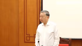 Tổng Bí thư yêu cầu tại cuộc họp này cần thẳng thắn đi vào những vấn đề tồn tại, hạn chế, những điểm nghẽn cần tập trung tháo gỡ