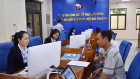 Bộ Chính trị, Ban Bí thư yêu cầu khẩn trương ban hành chế độ, chính sách hỗ trợ người hoạt động không chuyên trách ở cấp xã 