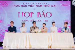 Ban Tổ chức và Ban Giám khảo giải đáp các câu hỏi từ đại diện cơ quan báo chí về cuộc thi