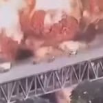 Khói đen bao trùm, giao thông tê liệt khi kho nhiên liệu phát nổ, bùng cháy dữ dội