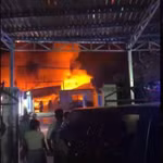 Tiếng nổ phát ra khi hỏa hoạn bùng phát khiến công ty sơn ở TP.HCM chìm trong biển lửa