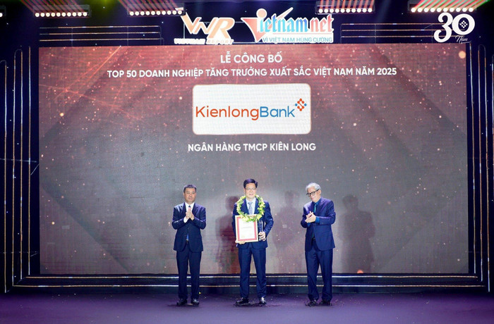 KienlongBank được vinh danh “top 50 Doanh nghiệp tăng trưởng xuất sắc nhất Việt Nam” klb2.jpg