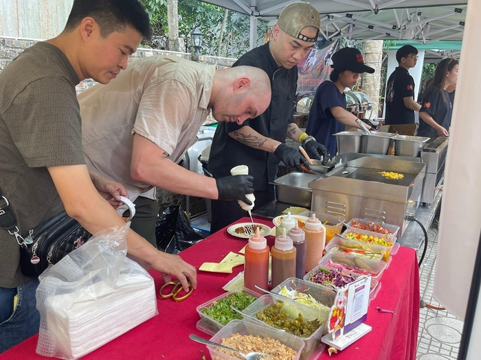 Những chiếc tacos được chế biến bởi đầu bếp nước ngoài ta2.jpg