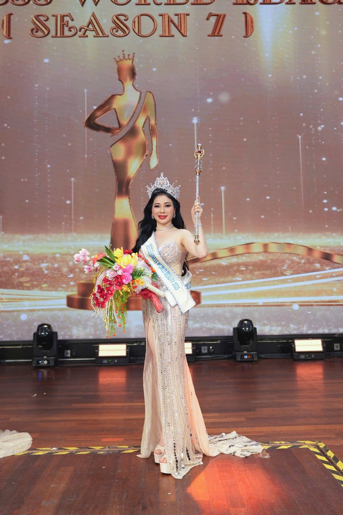 Tân Hoa hậu Lucy Hà z6847660388835-8e1c5ee3281373a77951d0548e8f2530.jpg