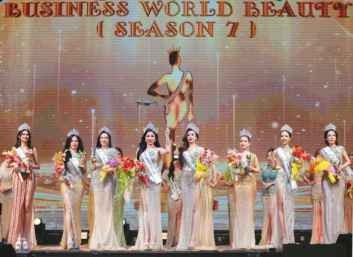 Nữ doanh nhân Lucy Hà đăng quang Miss Business World Beauty 2025 tại Malaysia