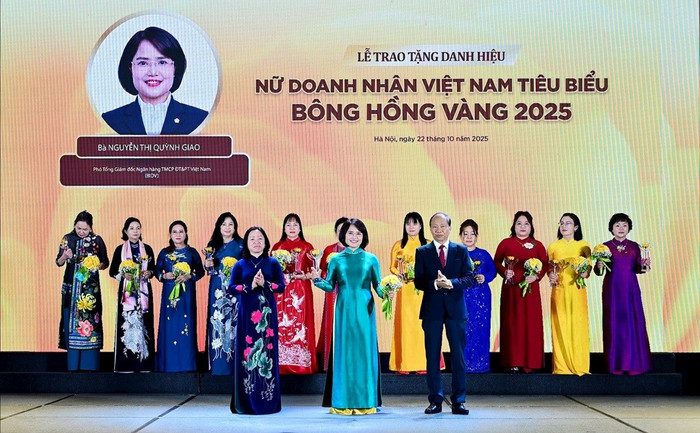 Nữ Phó Tổng Giám đốc BIDV nhận giải thưởng Bông Hồng Vàng 2025