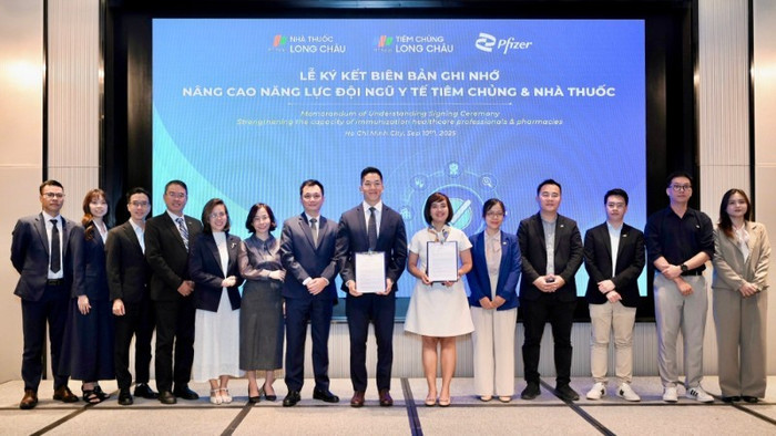 Hệ thống nhà thuốc và trung tâm tiêm chủng Long Châu đã ký kết biên bản ghi nhớ hợp tác cùng Pfizer Việt Nam