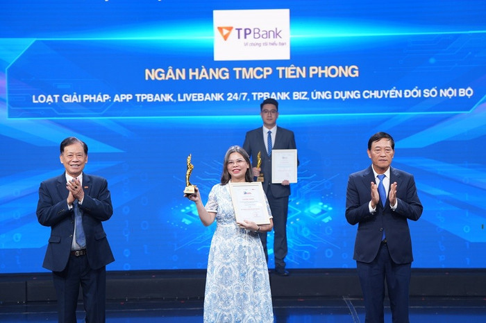 Tại Giải thưởng VDA 2025, TPBank được vinh danh chuyển đổi số xuất sắc với loạt giải pháp công nghệ App TPBank, Livebank 24/7, TPBank Biz, Ứng dụng chuyển đổi số nội bộ